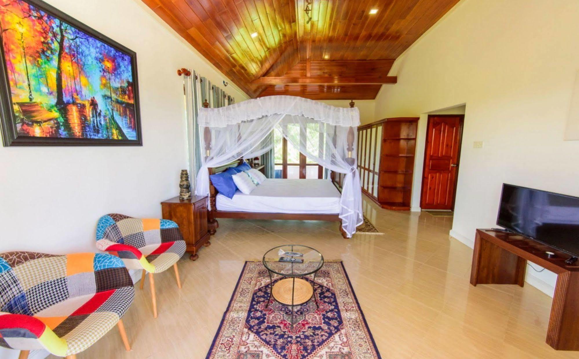 Hikka Hide Villa Hikkaduwa Buitenkant foto