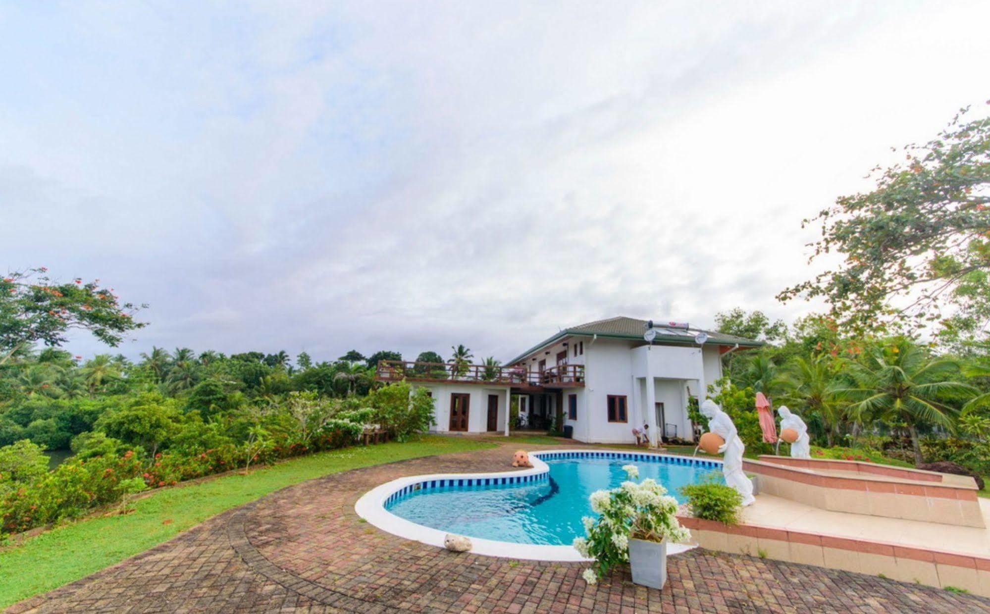 Hikka Hide Villa Hikkaduwa Buitenkant foto