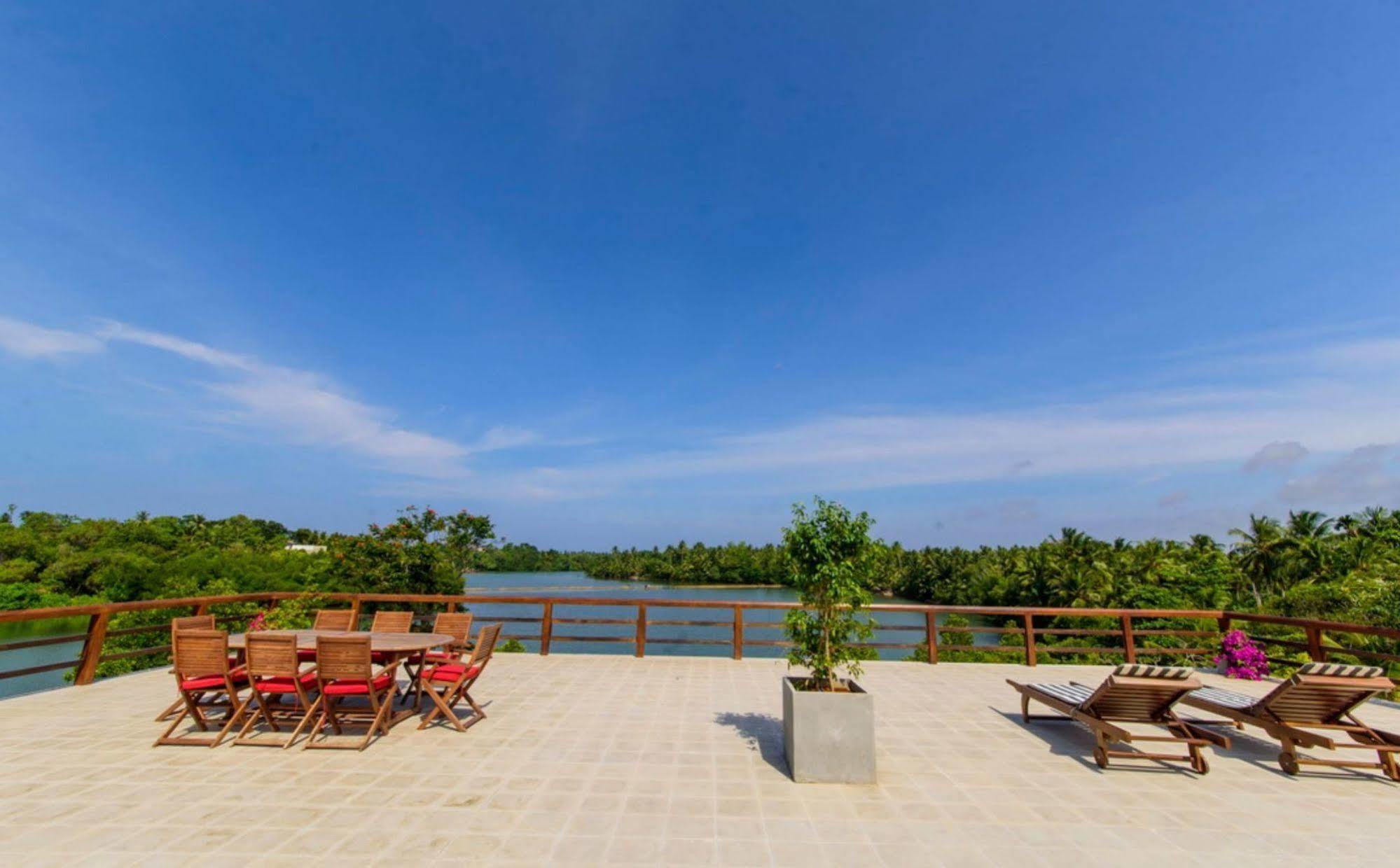Hikka Hide Villa Hikkaduwa Buitenkant foto