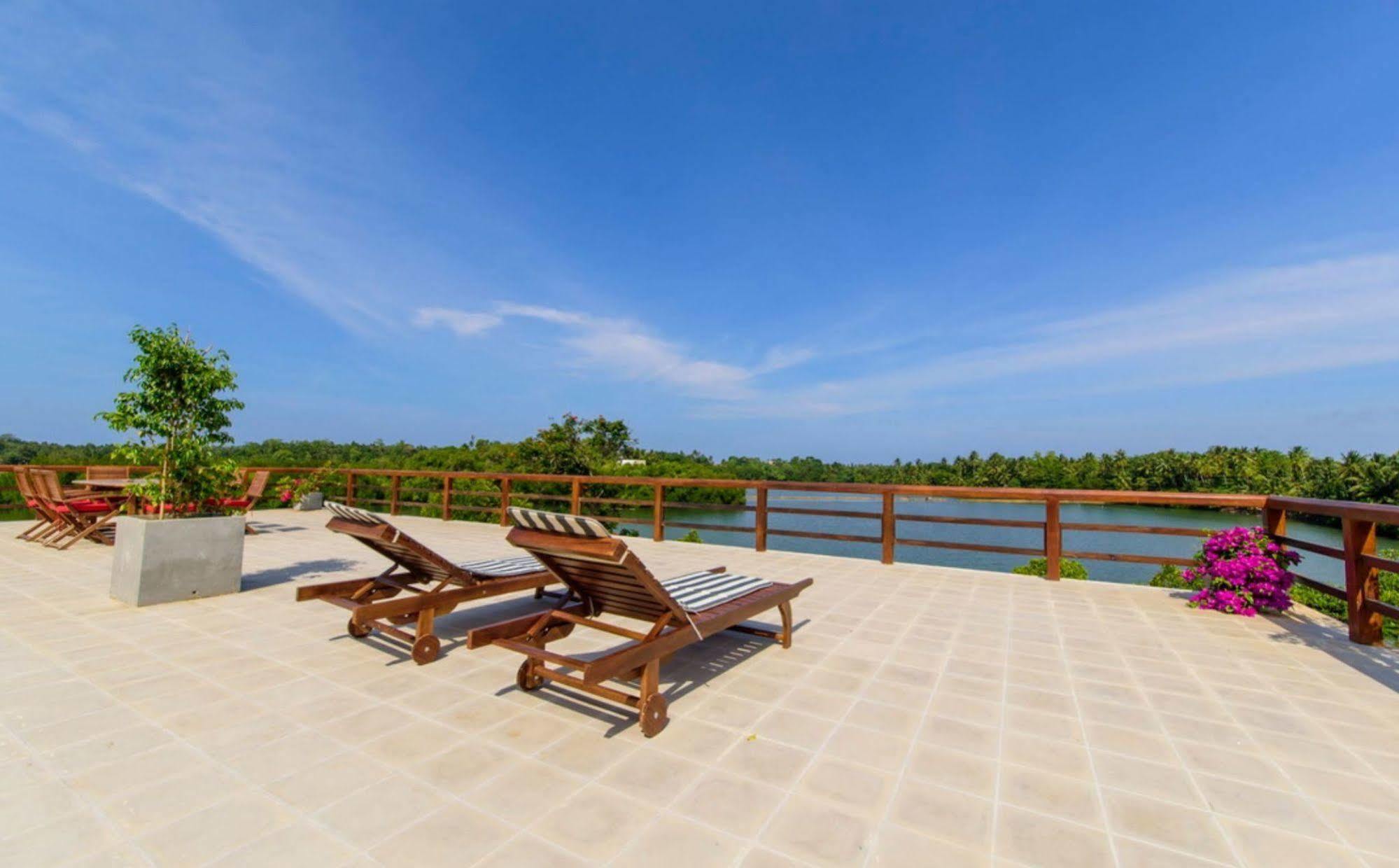 Hikka Hide Villa Hikkaduwa Buitenkant foto