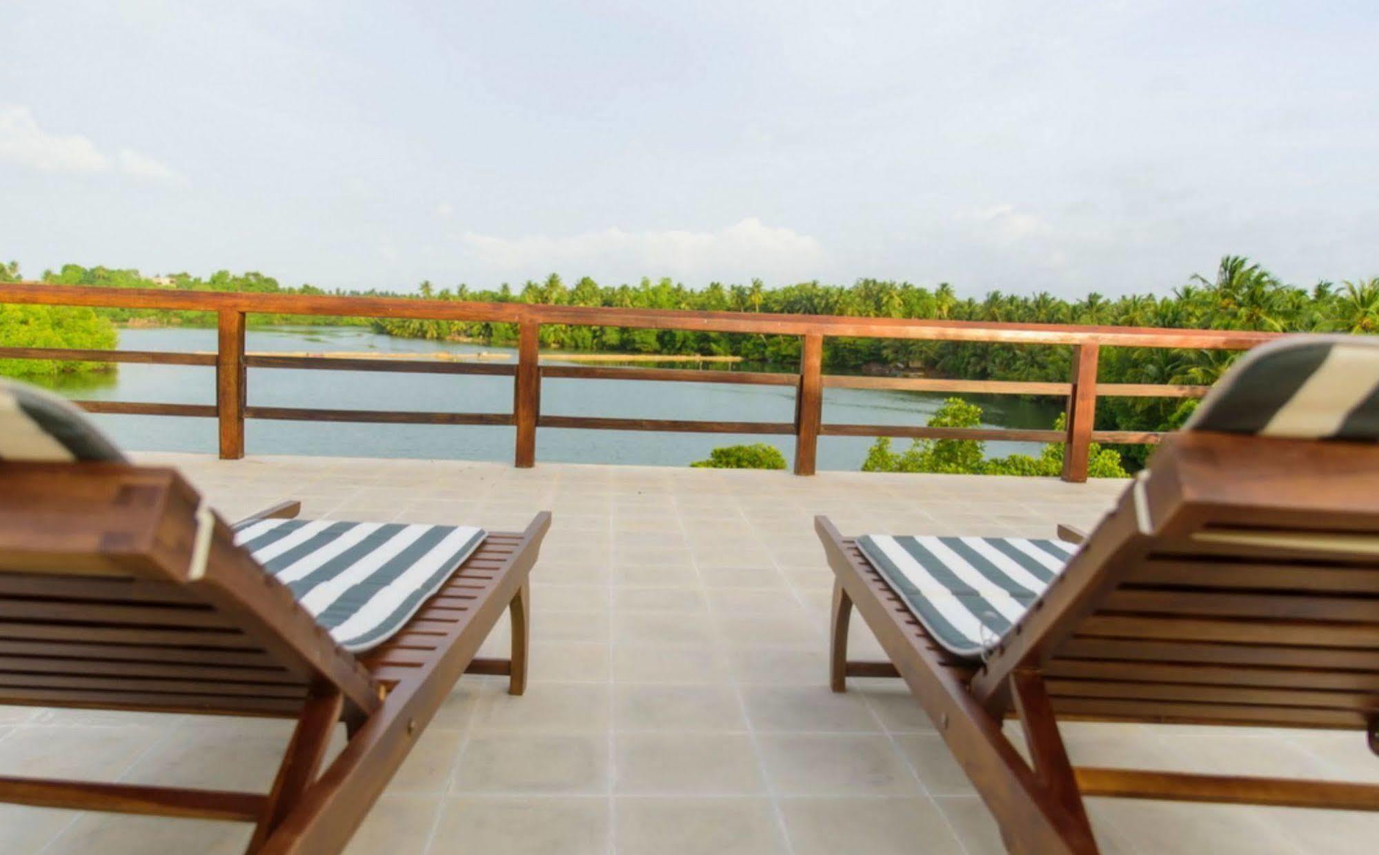 Hikka Hide Villa Hikkaduwa Buitenkant foto