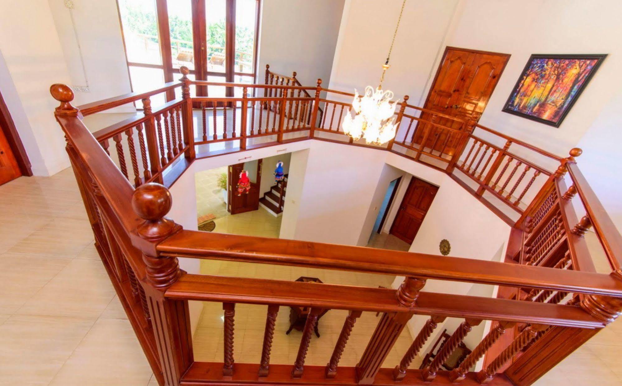 Hikka Hide Villa Hikkaduwa Buitenkant foto